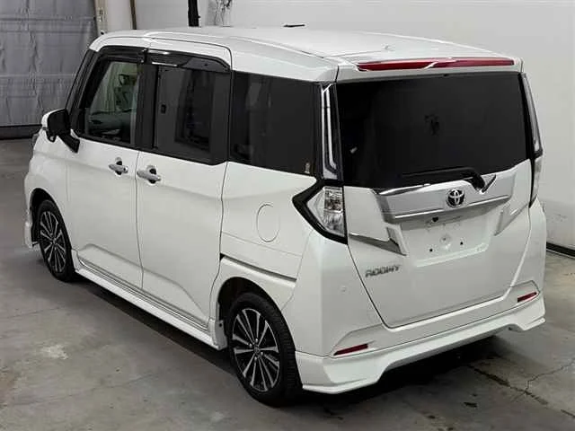 Toyota Tank 2021