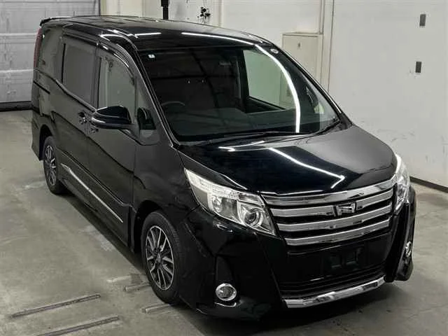 Toyota Noah  с аукциона в Японии