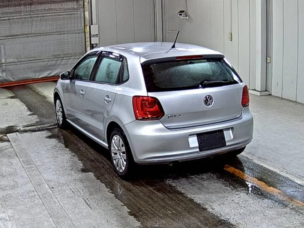 Volkswagen Polo  с аукциона в Японии