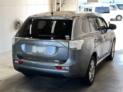 MITSUBISHI OUTLANDER PHEV