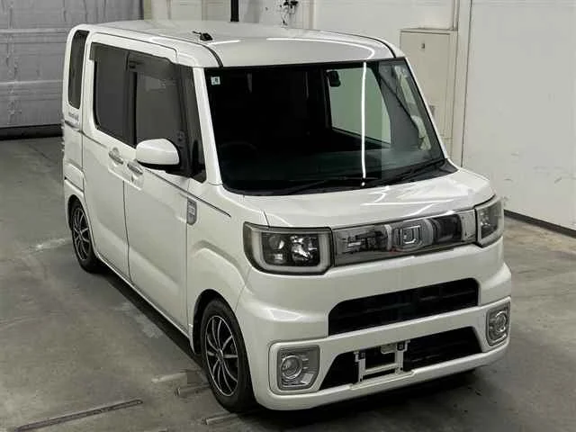 Daihatsu Wake 2015