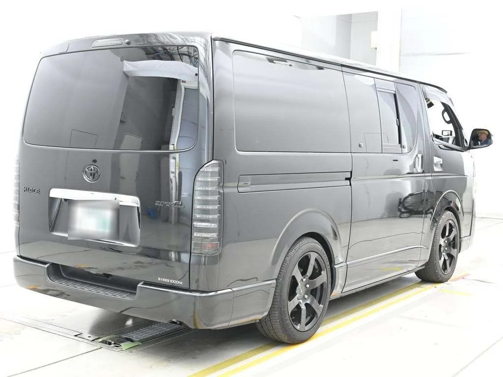 Toyota HiAce Van 2011