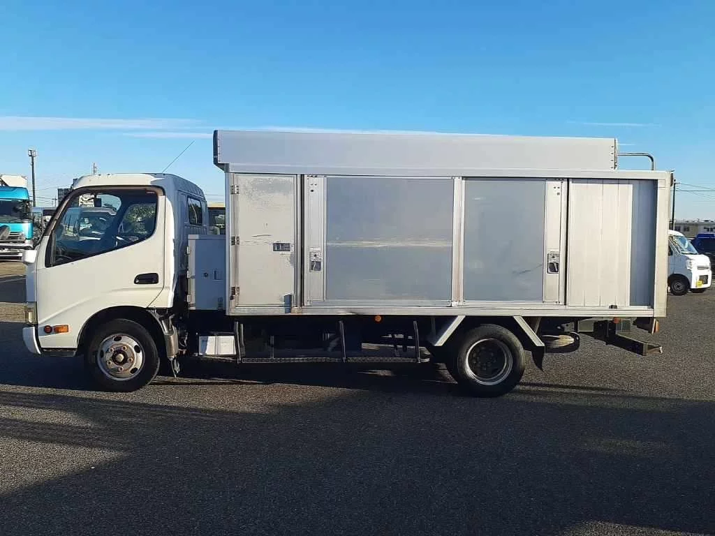 Toyota ToyoAce  с аукциона в Японии