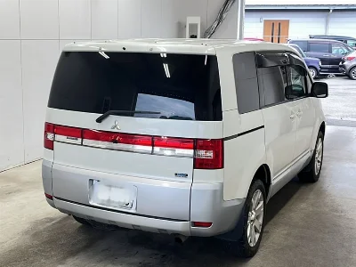 MITSUBISHI DELICA D5