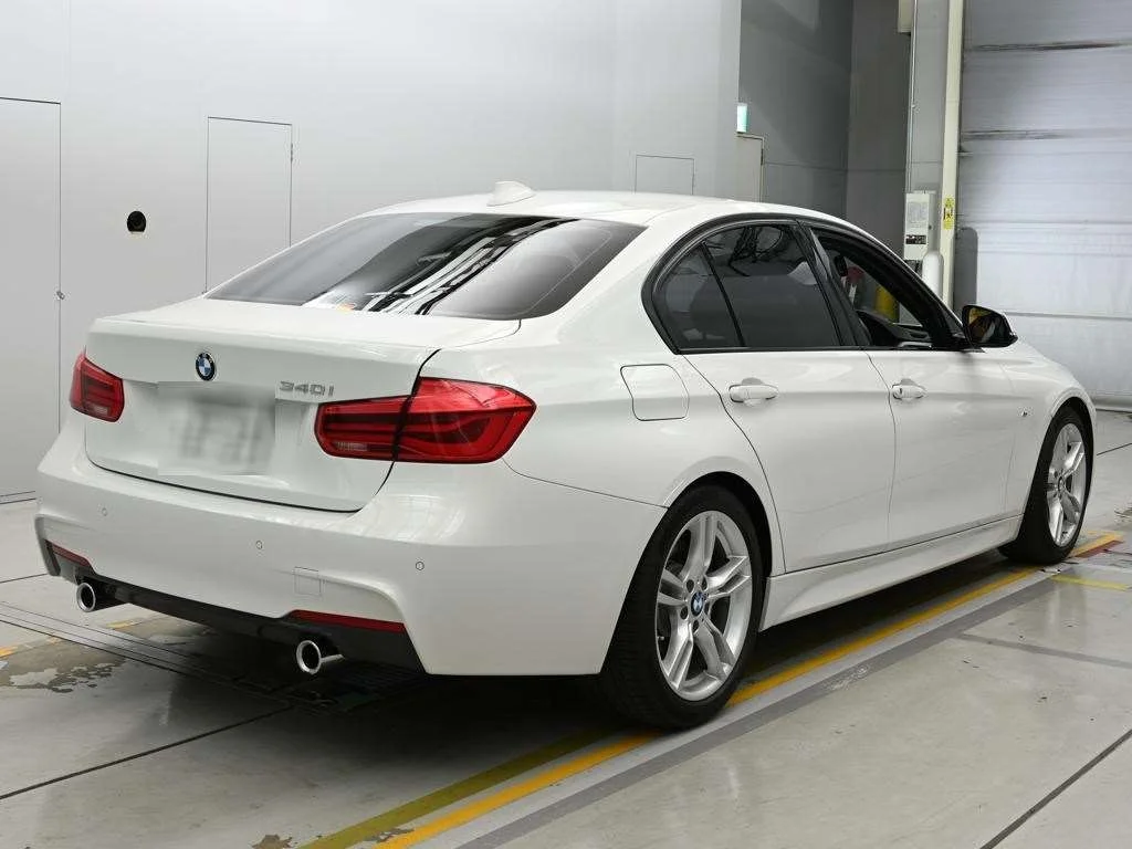 BMW 3-Series  с аукциона в Японии