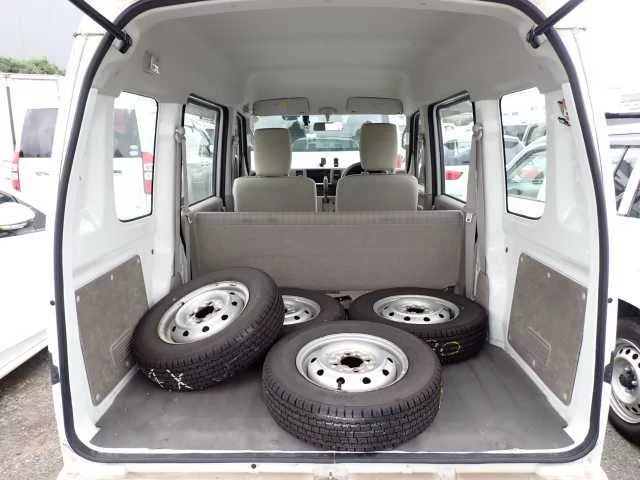 Suzuki Every 2013