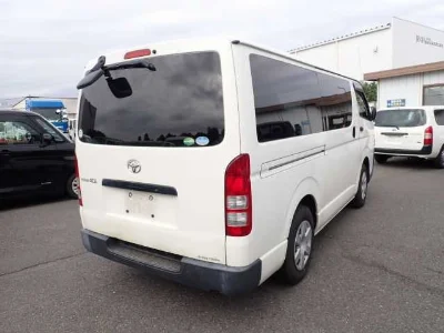 TOYOTA REGIUS VAN
