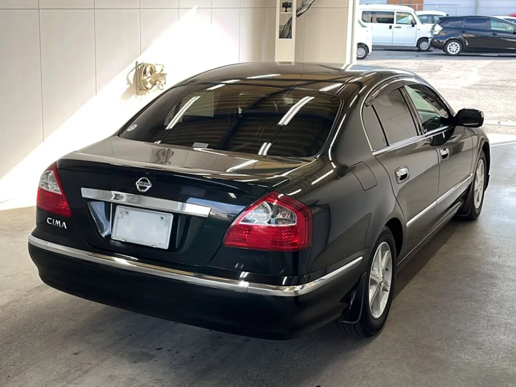 Nissan Cima  с аукциона в Японии