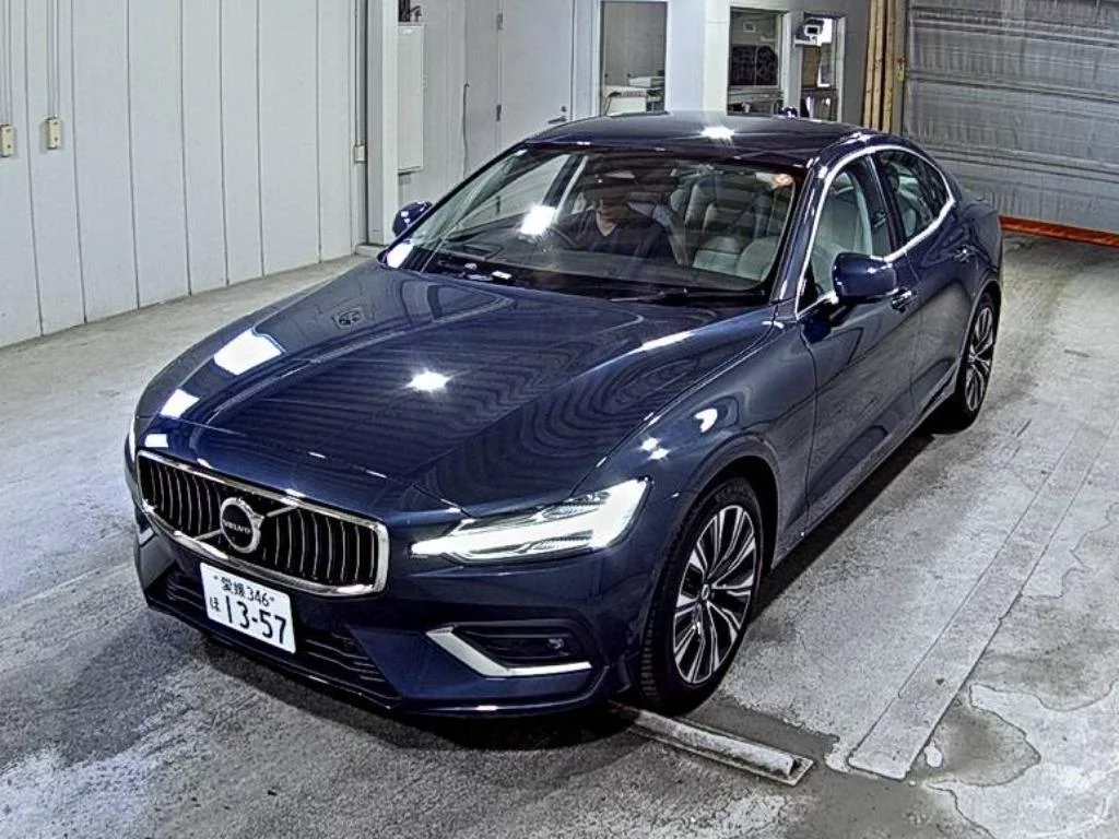 Volvo S60  с аукциона в Японии