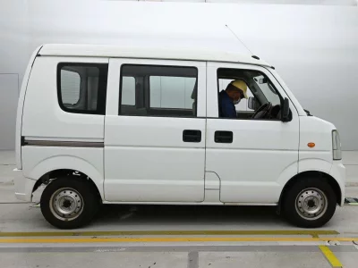 NISSAN CLIPPER VAN
