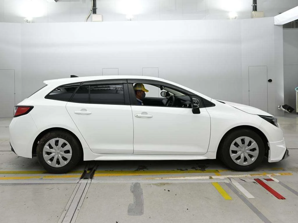 Toyota Corolla Touring Sports  с аукциона в Японии