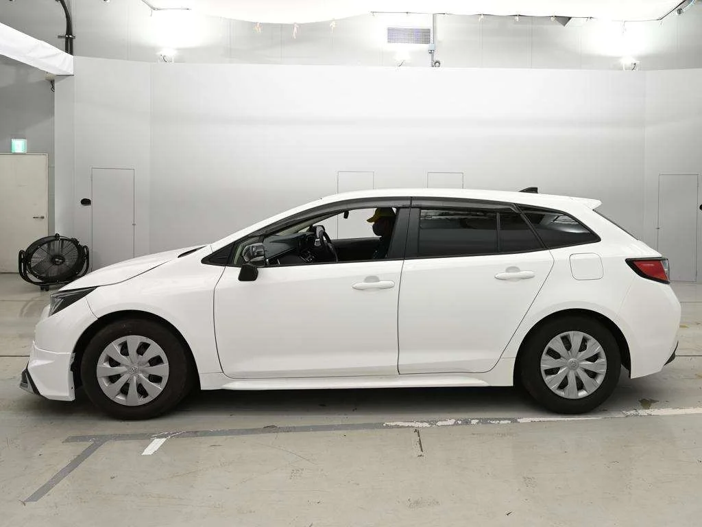Toyota Corolla Touring Sports  с аукциона в Японии
