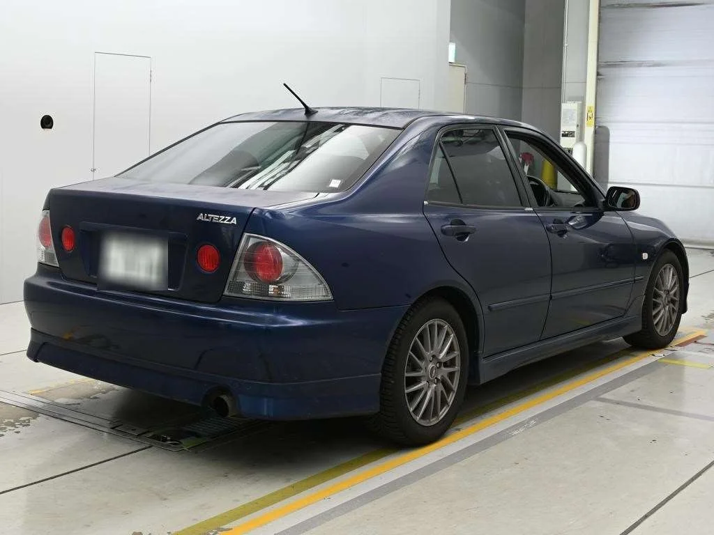 Toyota Altezza  с аукциона в Японии