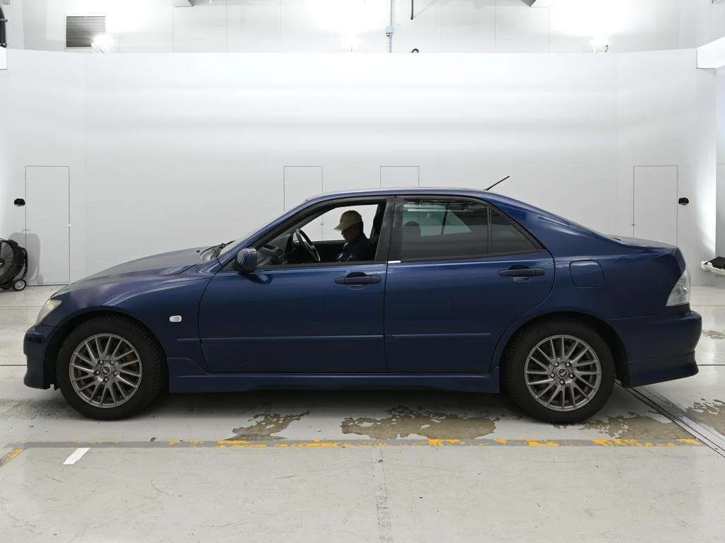 Toyota Altezza  с аукциона в Японии
