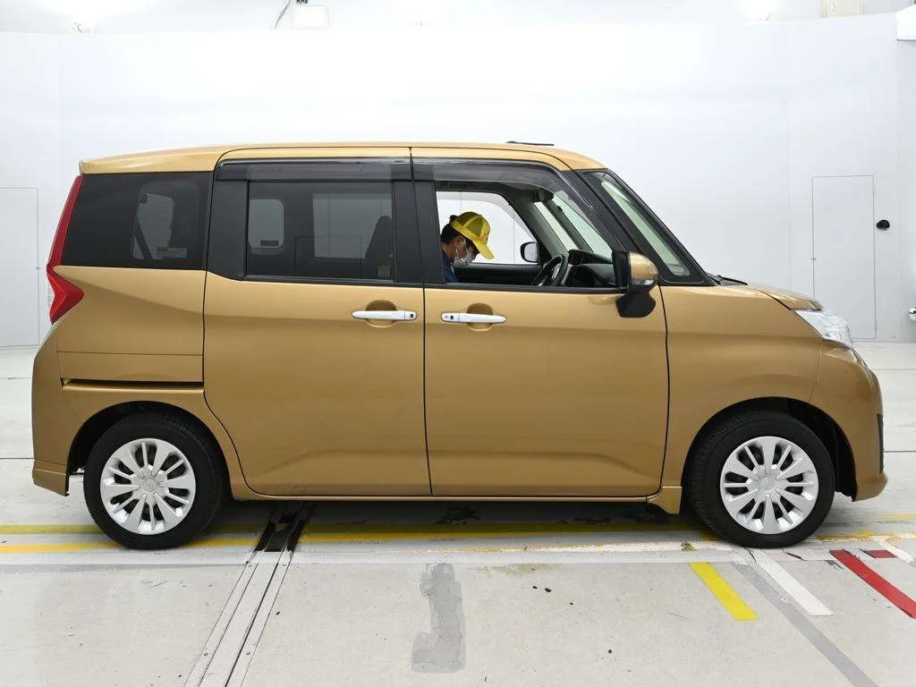 Subaru Justy  с аукциона в Японии
