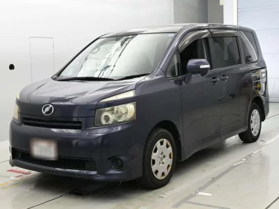 TOYOTA VOXY, 2010 — лот японского аукциона