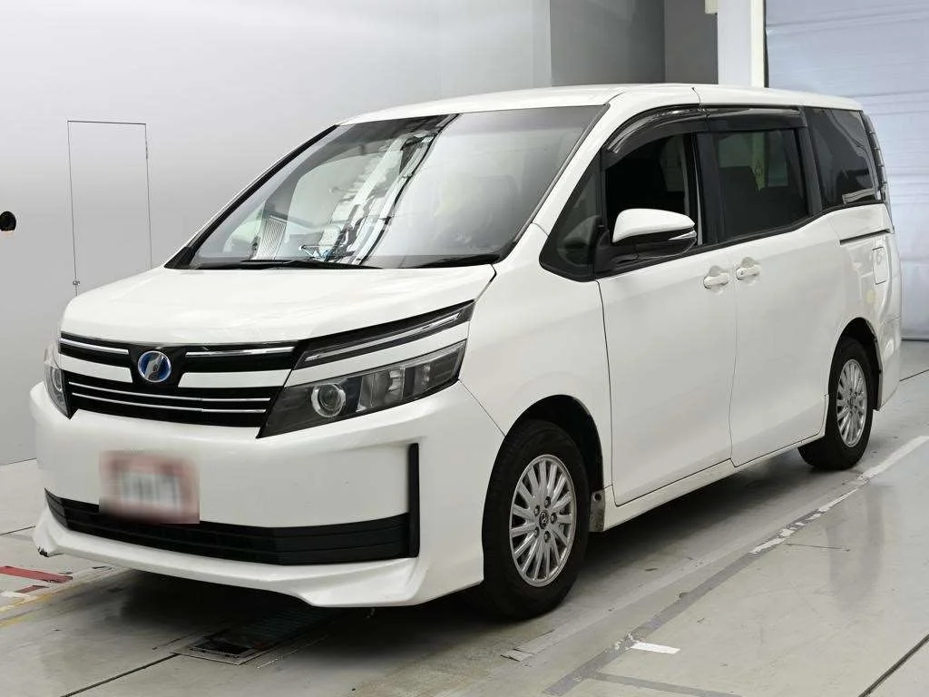 Toyota Voxy 2016