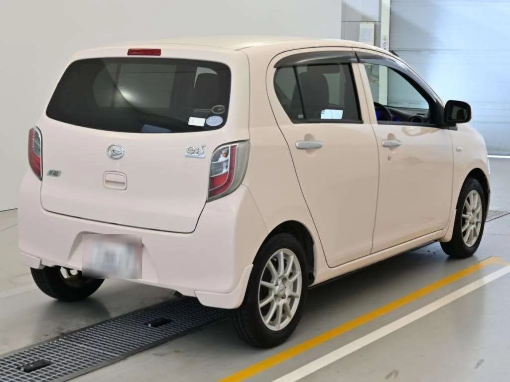 Daihatsu Mira e:S 2011