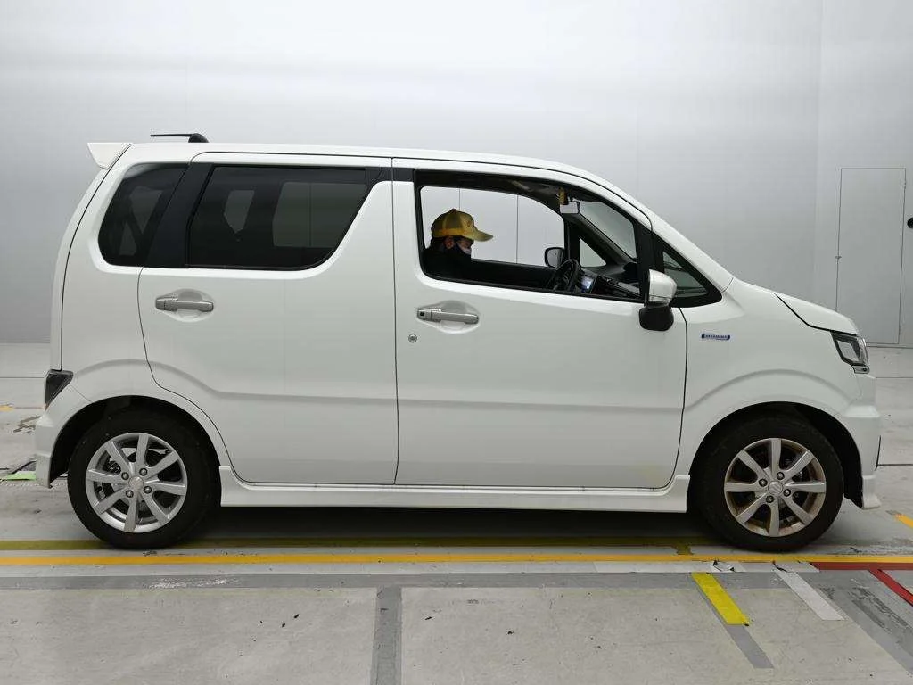 Suzuki Wagon R Custom  с аукциона в Японии