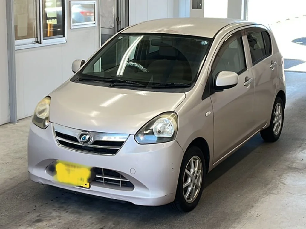 Daihatsu Mira e:S 2012
