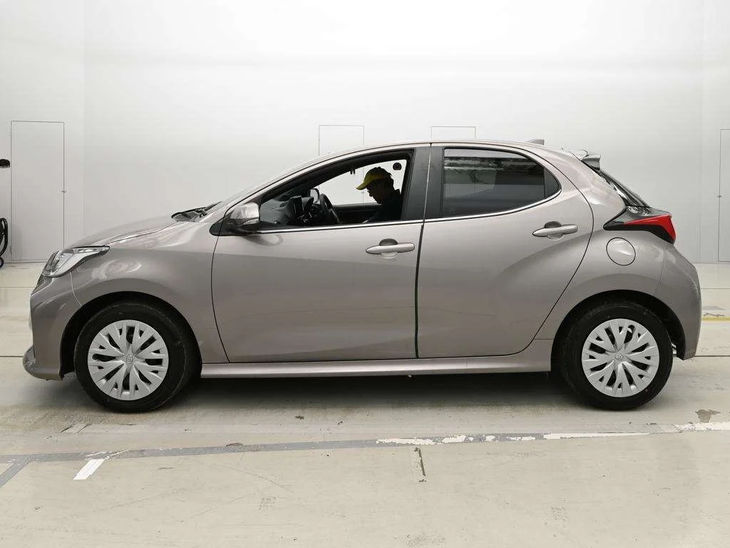 Toyota Yaris  с аукциона в Японии