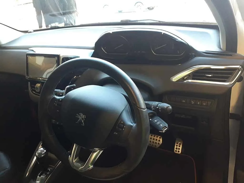 Peugeot 208 2014