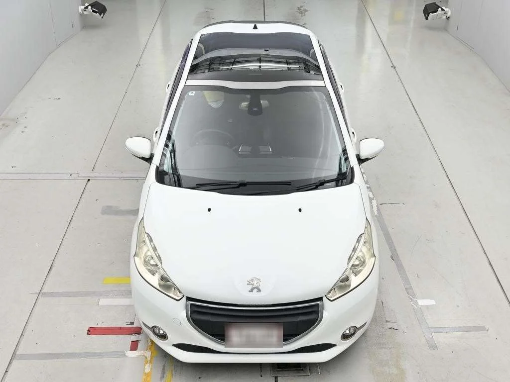 Peugeot 208  с аукциона в Японии