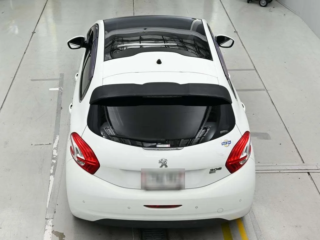 Peugeot 208  с аукциона в Японии