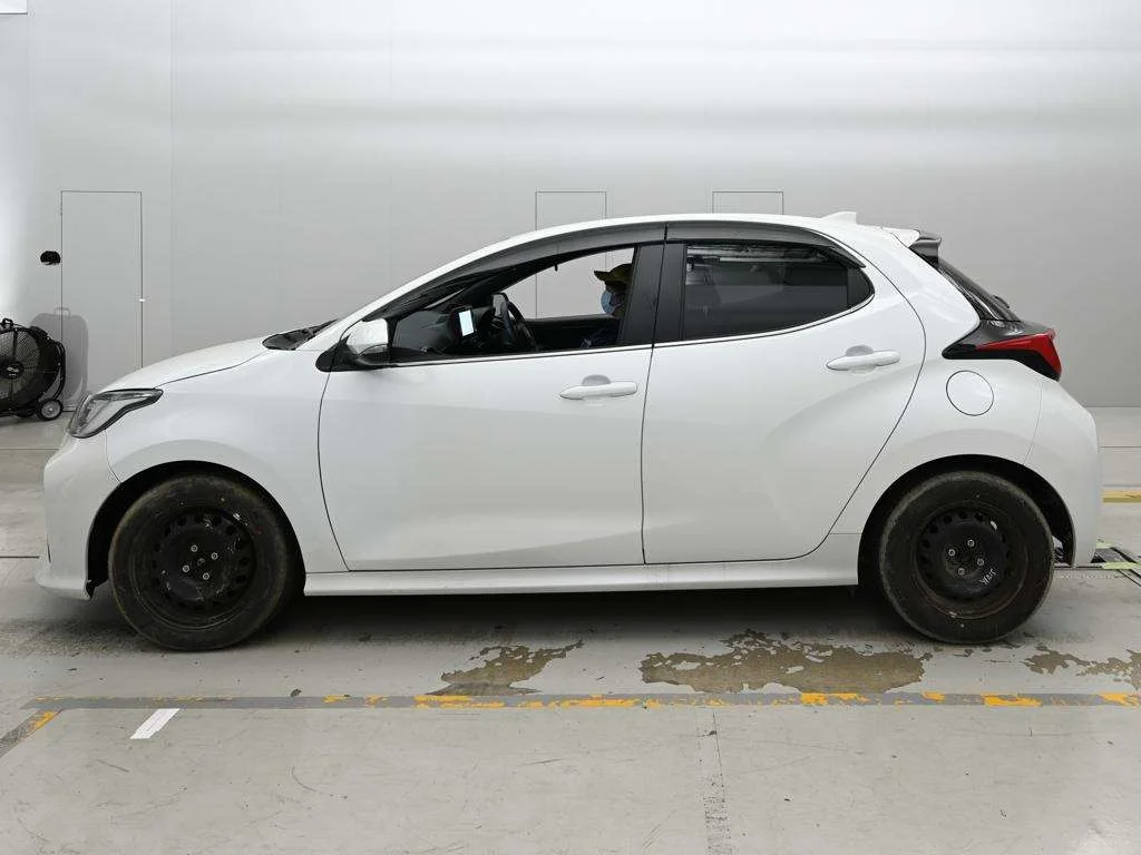 Toyota Yaris  с аукциона в Японии