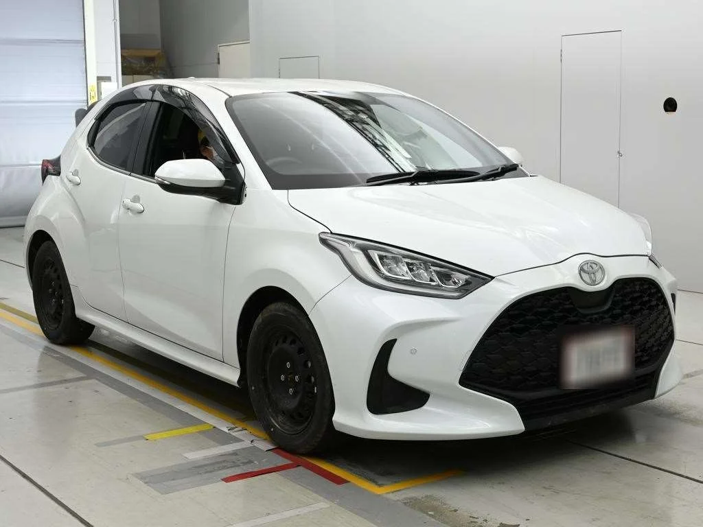 Toyota Yaris  с аукциона в Японии
