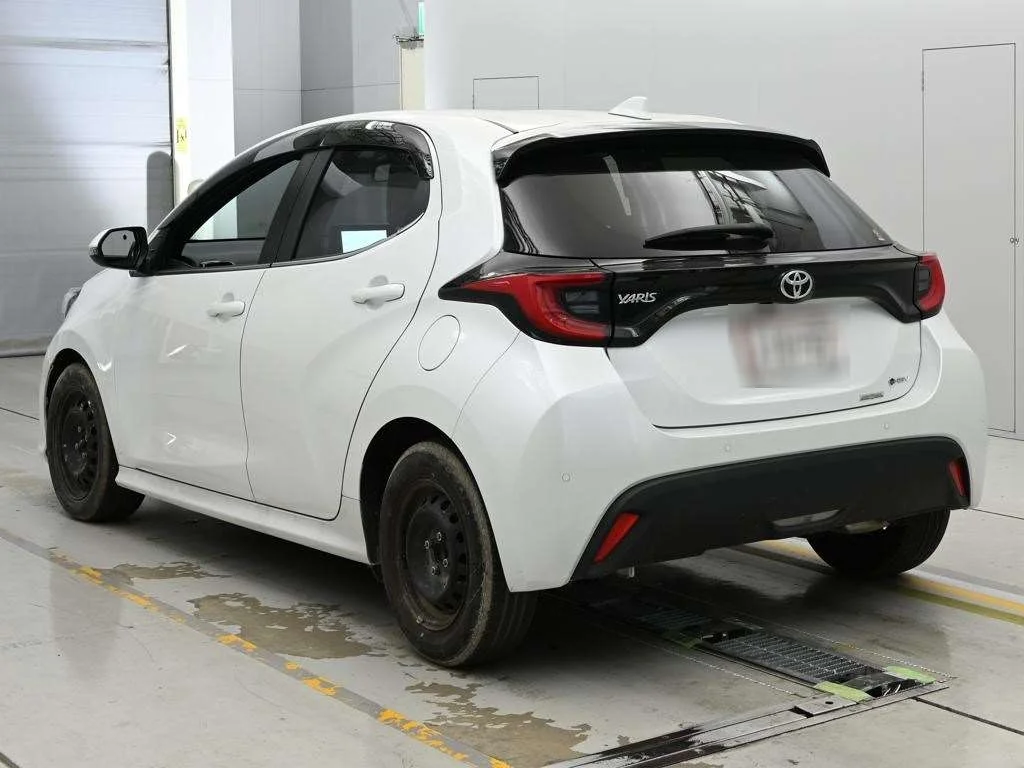 Toyota Yaris  с аукциона в Японии
