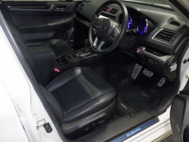 Subaru Legacy B4  с аукциона в Японии