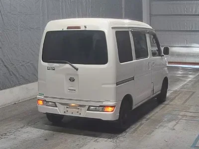 TOYOTA PIXIS VAN