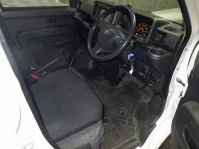 TOYOTA PIXIS VAN