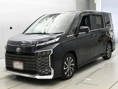 TOYOTA VOXY, 2023 — лот японского аукциона