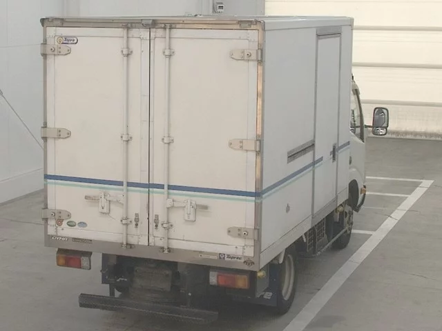 Toyota Dyna  с аукциона в Японии