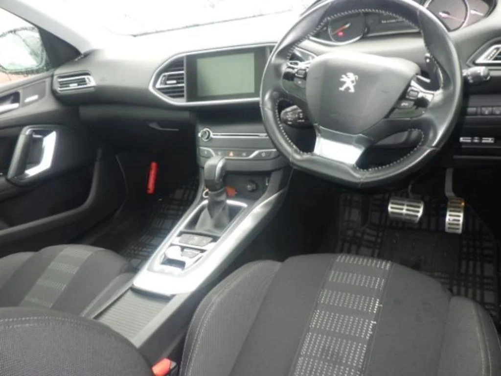Peugeot 308  с аукциона в Японии