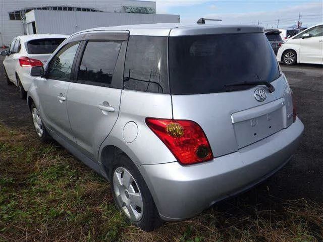 Toyota Ist  с аукциона в Японии