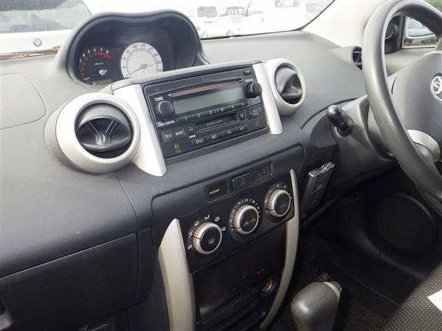 Toyota Ist  с аукциона в Японии
