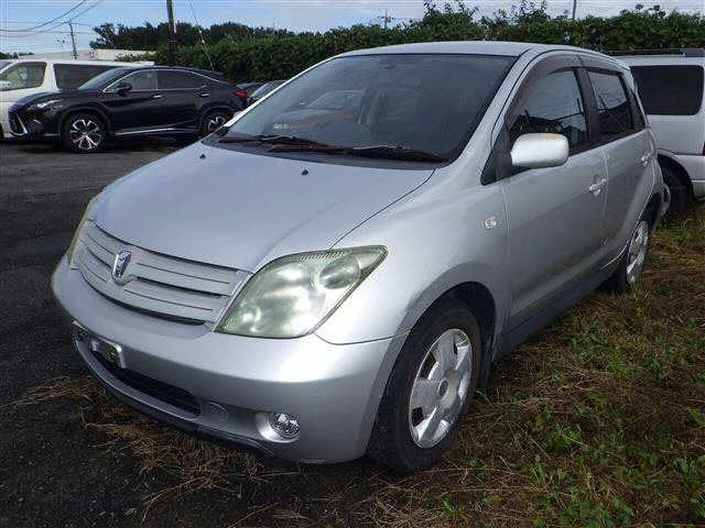 Toyota Ist  с аукциона в Японии