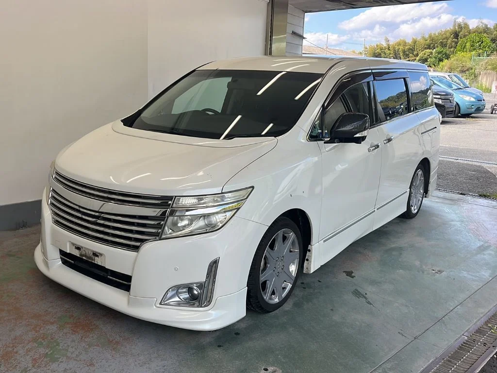 Nissan Elgrand 2010