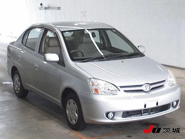 Toyota Platz 2003
