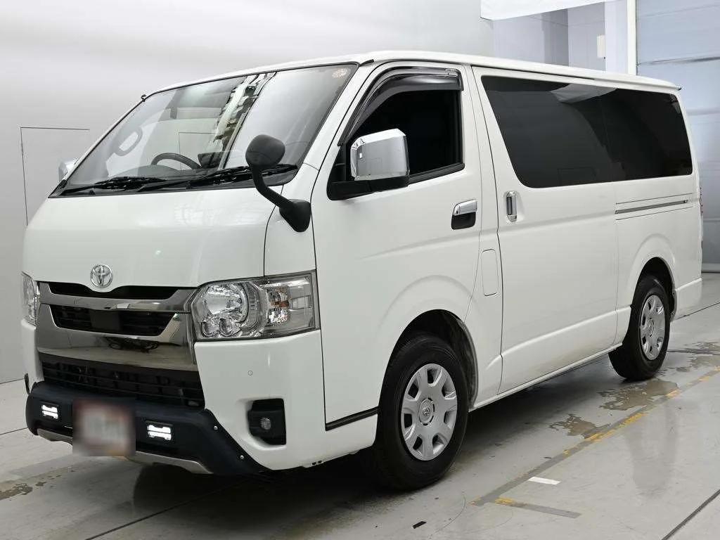 Toyota HiAce Van 2022