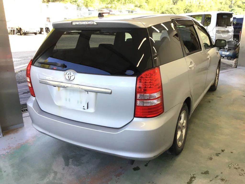 Toyota Wish  с аукциона в Японии