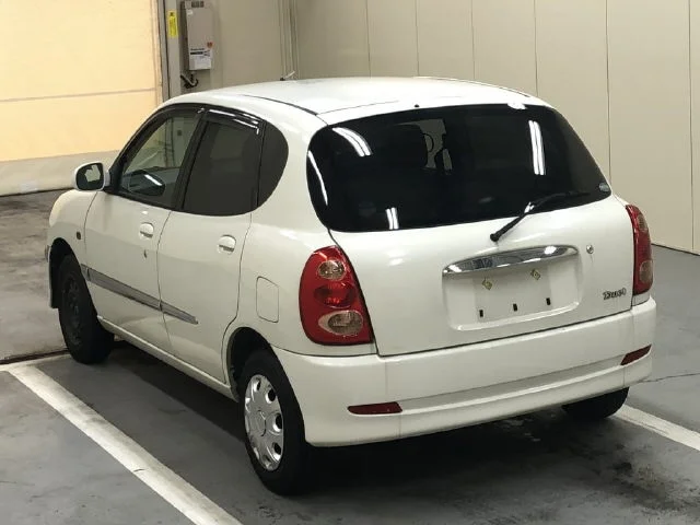 Toyota Duet  с аукциона в Японии