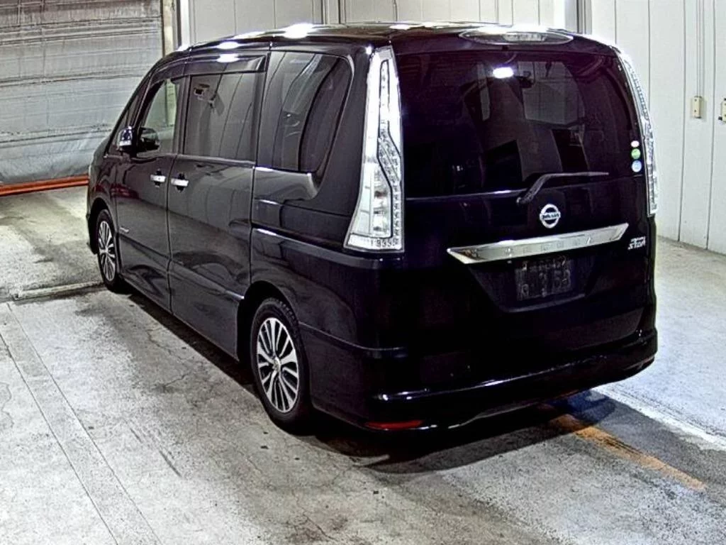 Nissan Serena 2015
