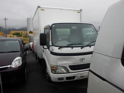 TOYOTA DYNA