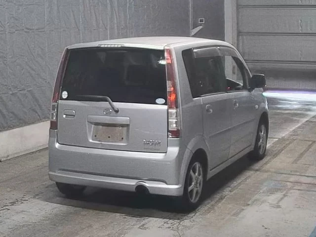 Daihatsu Move 2004