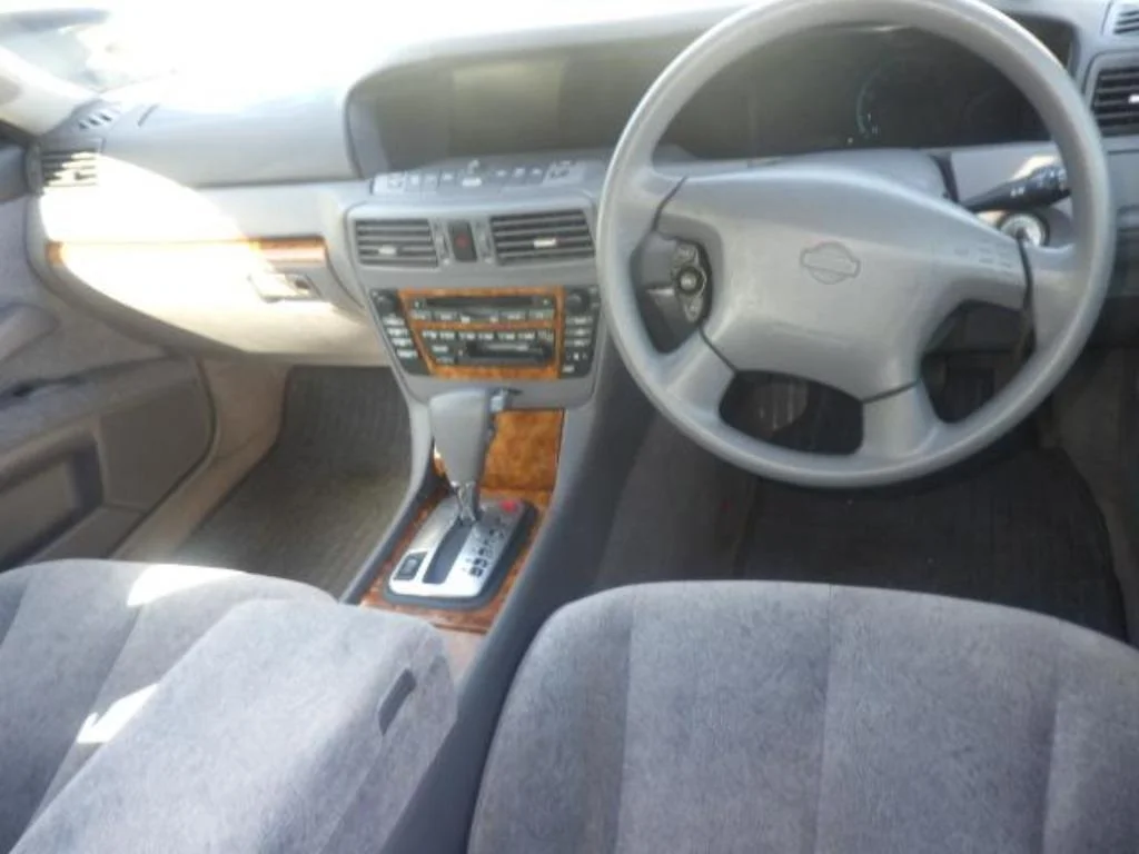 Nissan Cedric  с аукциона в Японии