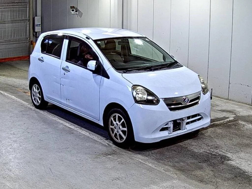 Daihatsu Mira e:S 2012